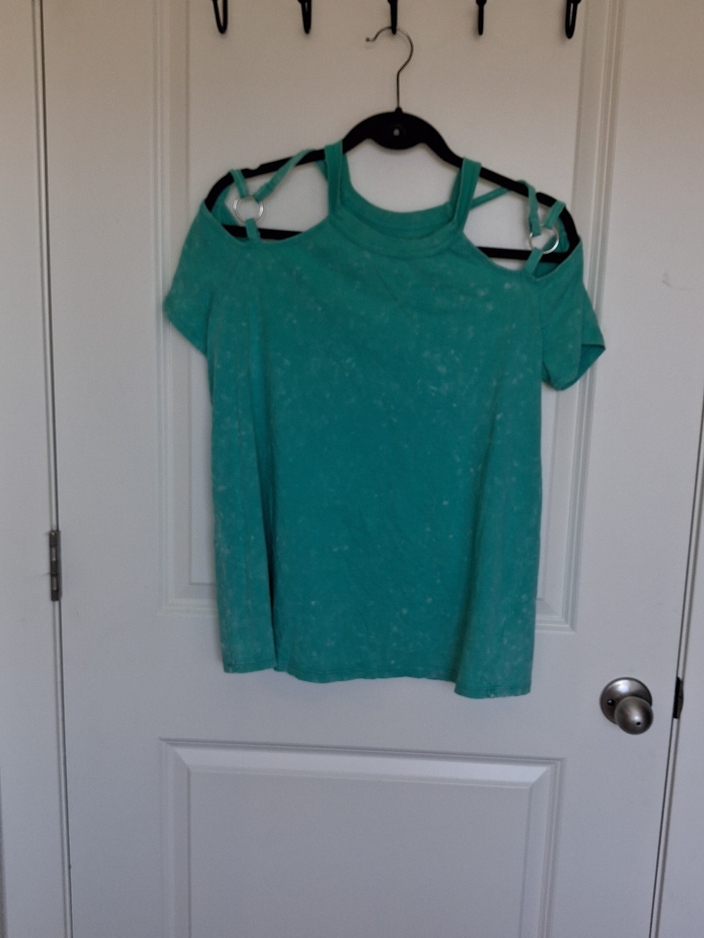 Cold-Shoulder Short Sleeve Top in Teal